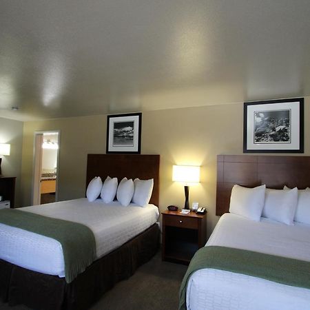 Dinosaur Inn & Suites Vernal Exterior photo
