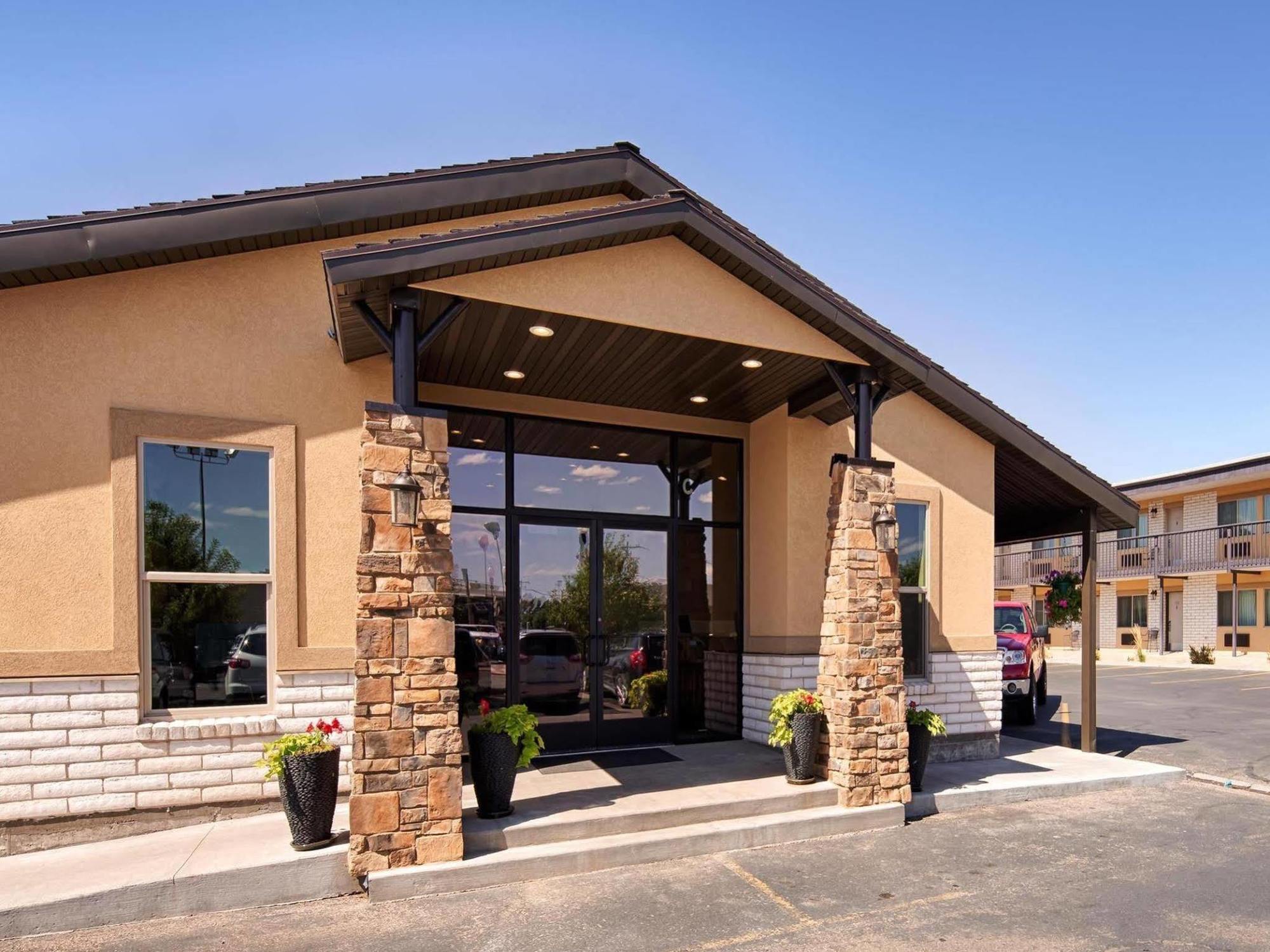 Dinosaur Inn & Suites Vernal Exterior photo
